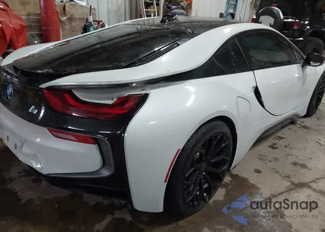 2014 BMW I8 z USA, uszkodzony, nr VIN WBY2Z2C57EVX64597